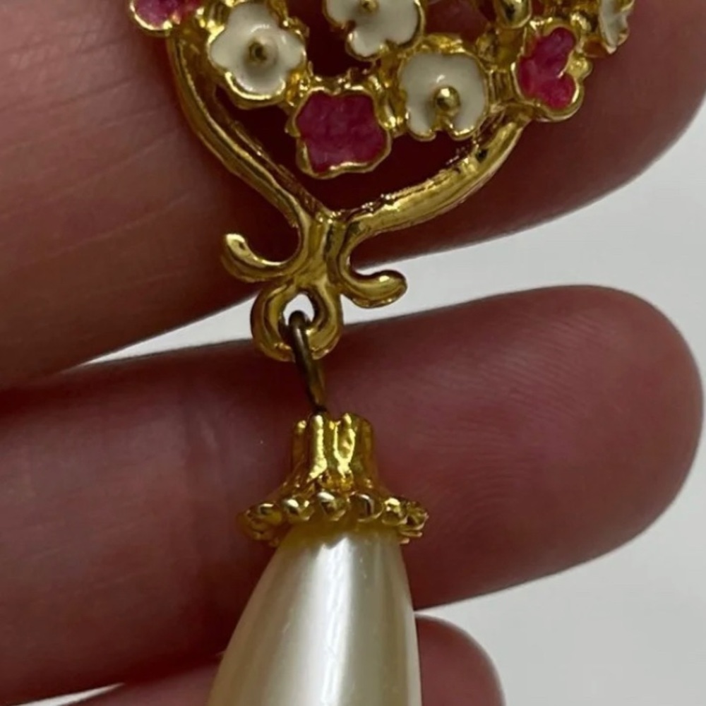 Gold & Tear Drop Pearl Earrings - Picture 3 of 4